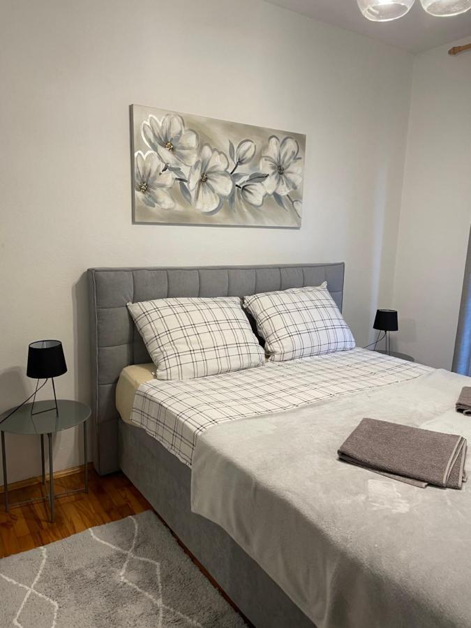 Apartman Ana Vrlika 외부 사진
