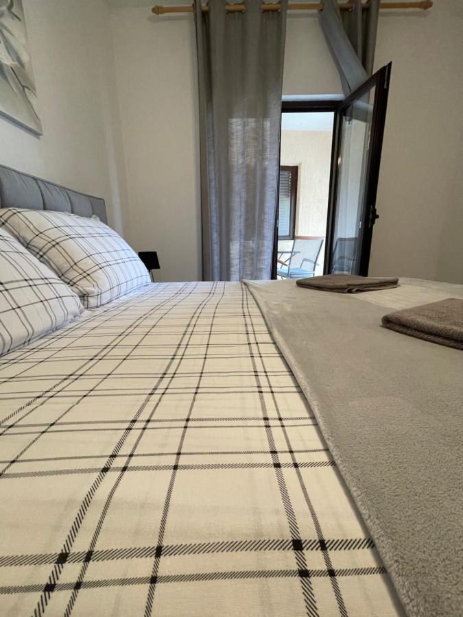 Apartman Ana Vrlika 외부 사진